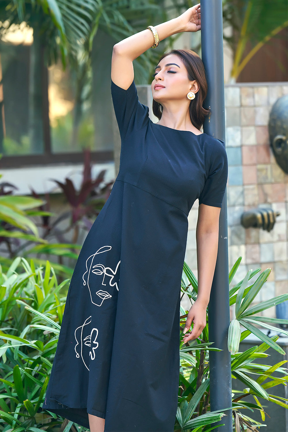 Black Line Art A-Line Dress Bold & Elegant | NovelaFashion L Black Line Art A-Line Dress Bold & Elegant | NovelaFashion L